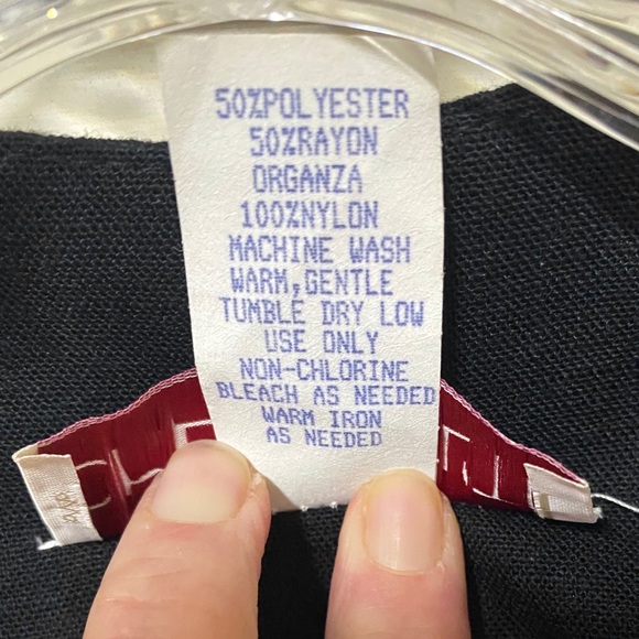 🖤Vintage Top with Organza Sleeves - Picture 9 of 9